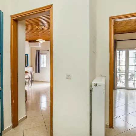 Xenia Apartman *