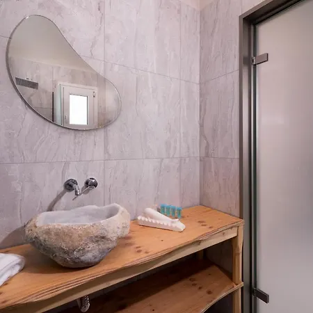 Xenia Apartman Limenária