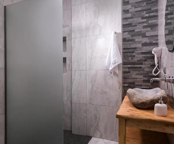 Xenia Λιμενάρια